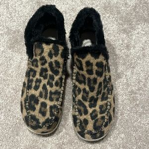 Leopard fur hey dudes Denny